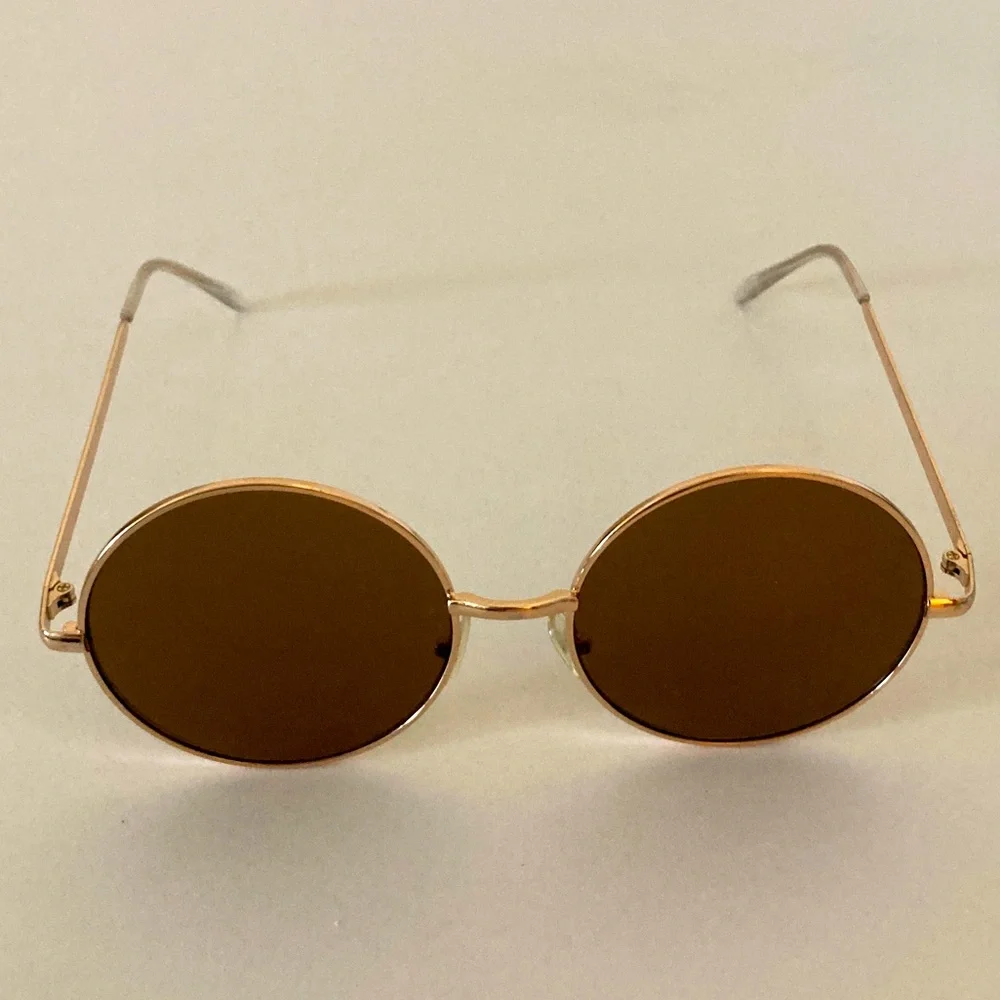 Circular Gold Framed Sunglasses - Picture 5 of 6